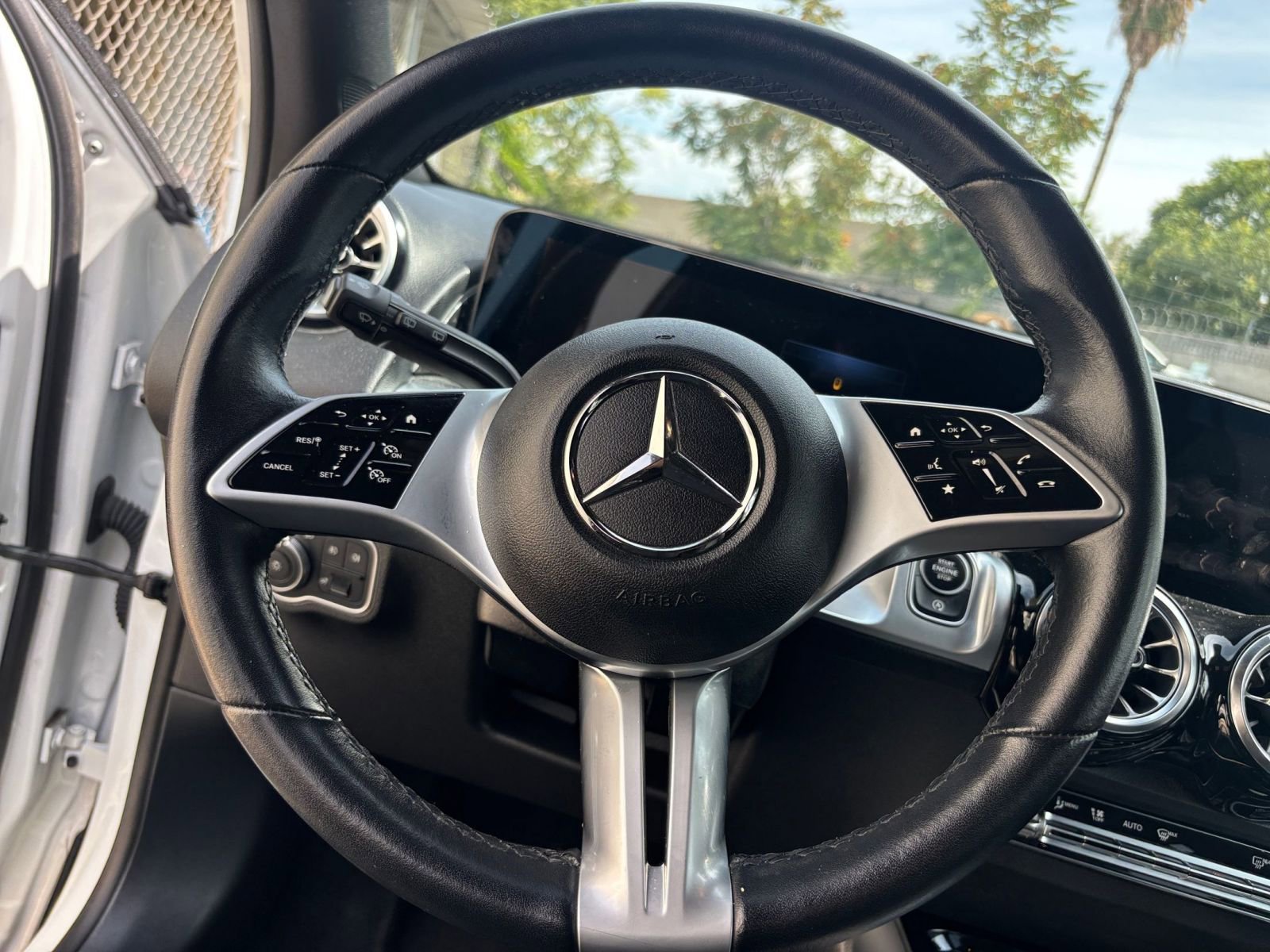 Thumbnail: 2024 Mercedes-Benz GLB - 28