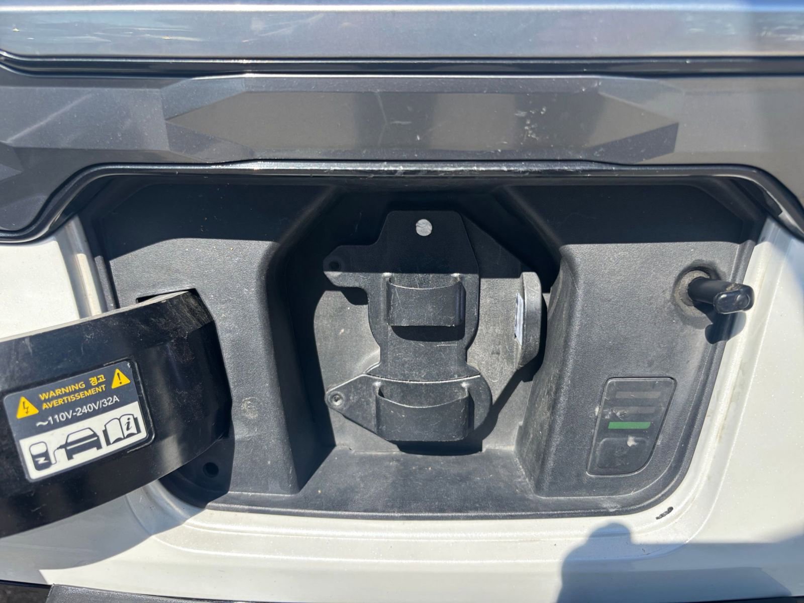 Thumbnail: 2023 Kia Niro - 23