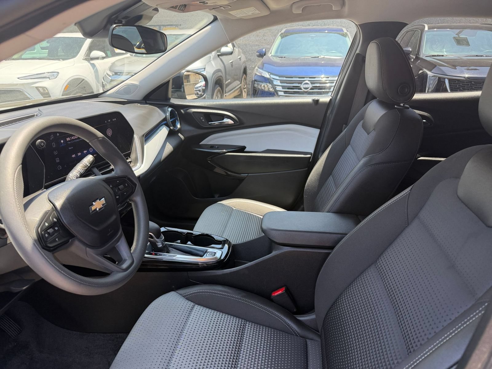 Thumbnail: 2025 Chevrolet Trax - 25