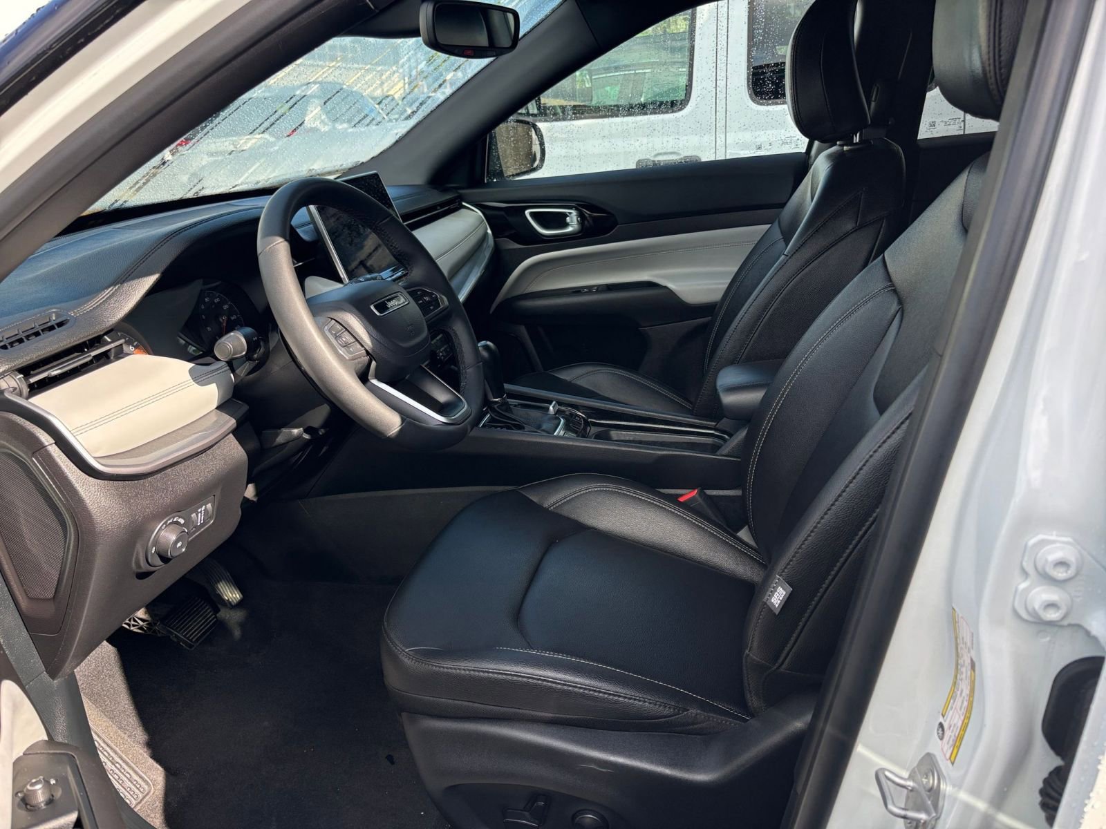 Thumbnail: 2025 Jeep Compass - 27