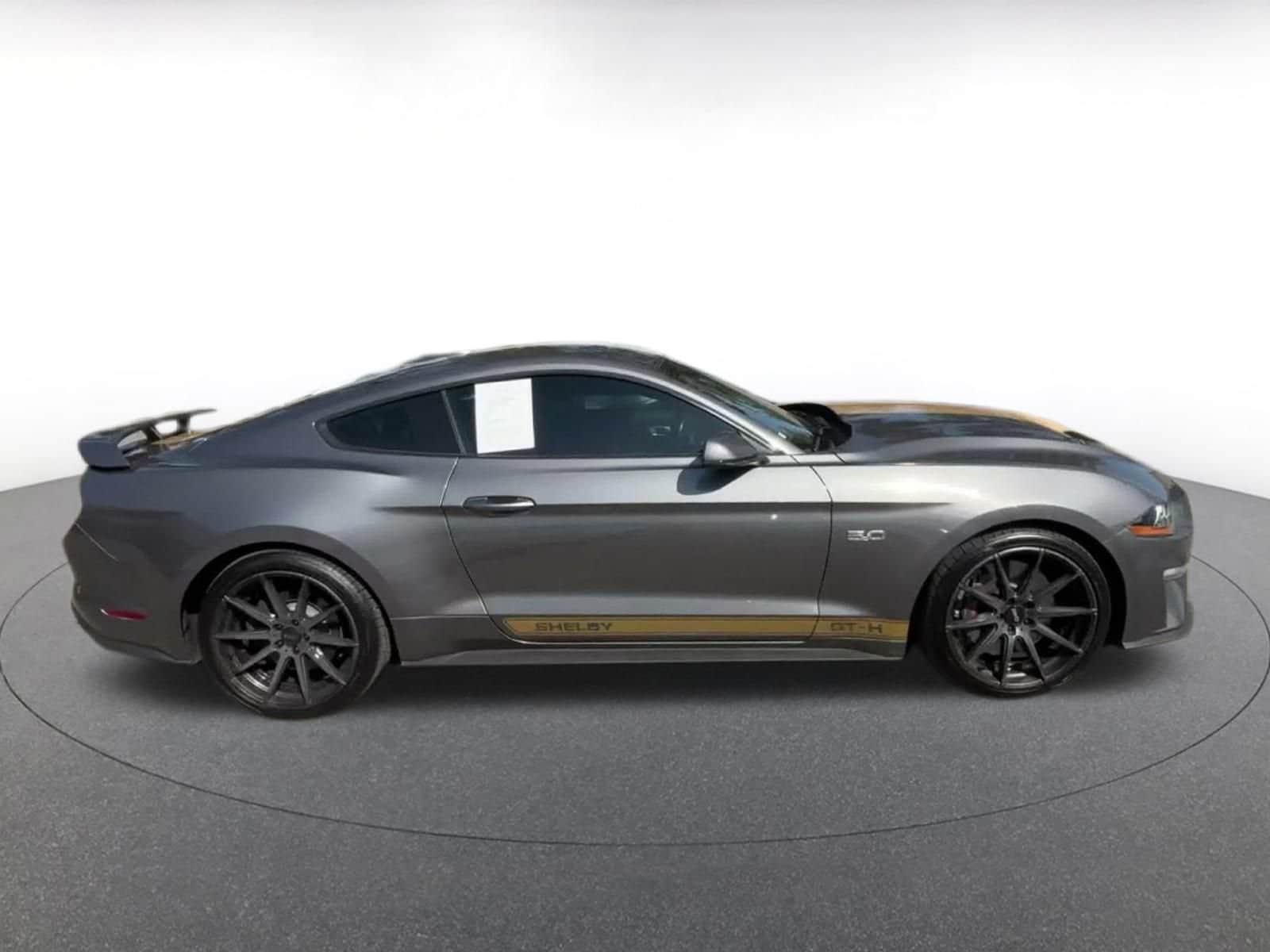 Thumbnail: 2022 Ford Mustang - 16