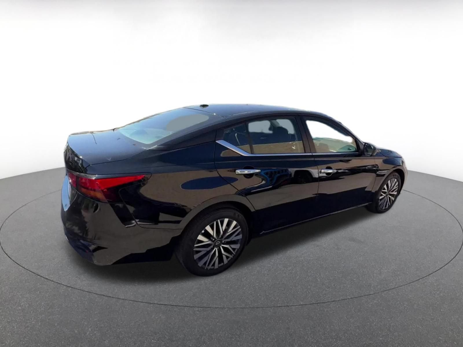 Thumbnail: 2025 Nissan Altima - 14