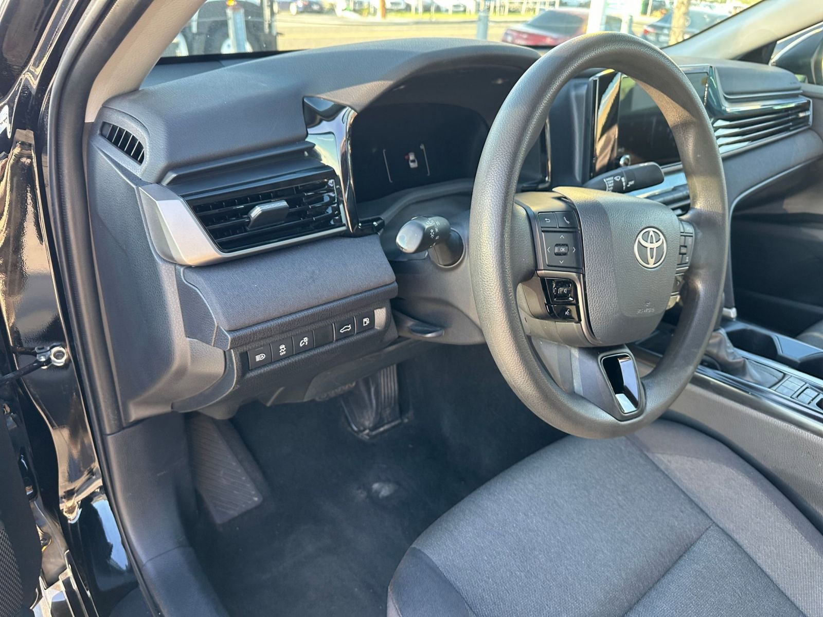 Thumbnail: 2025 Toyota Camry - 33