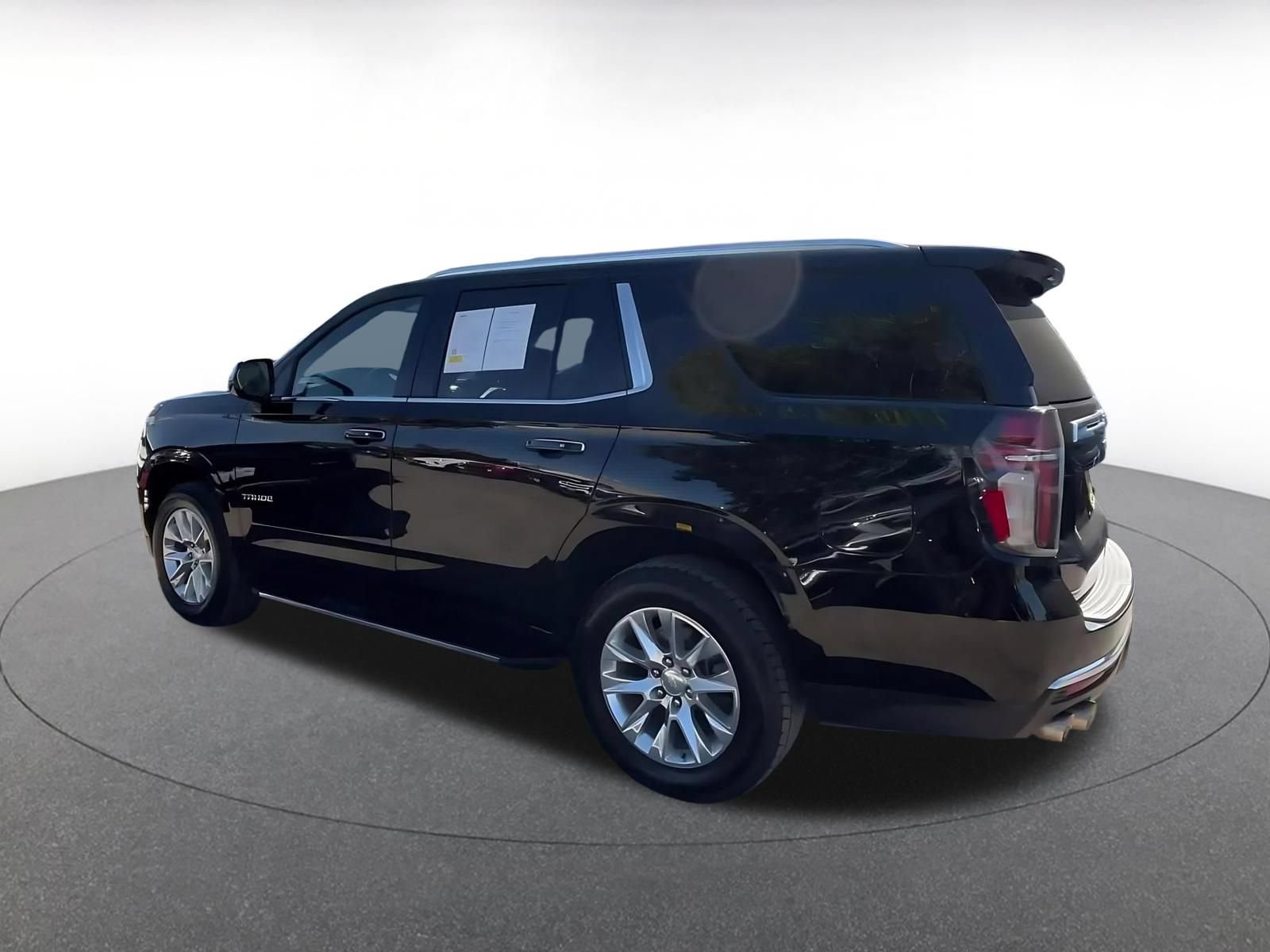 Thumbnail: 2023 Chevrolet Tahoe - 10