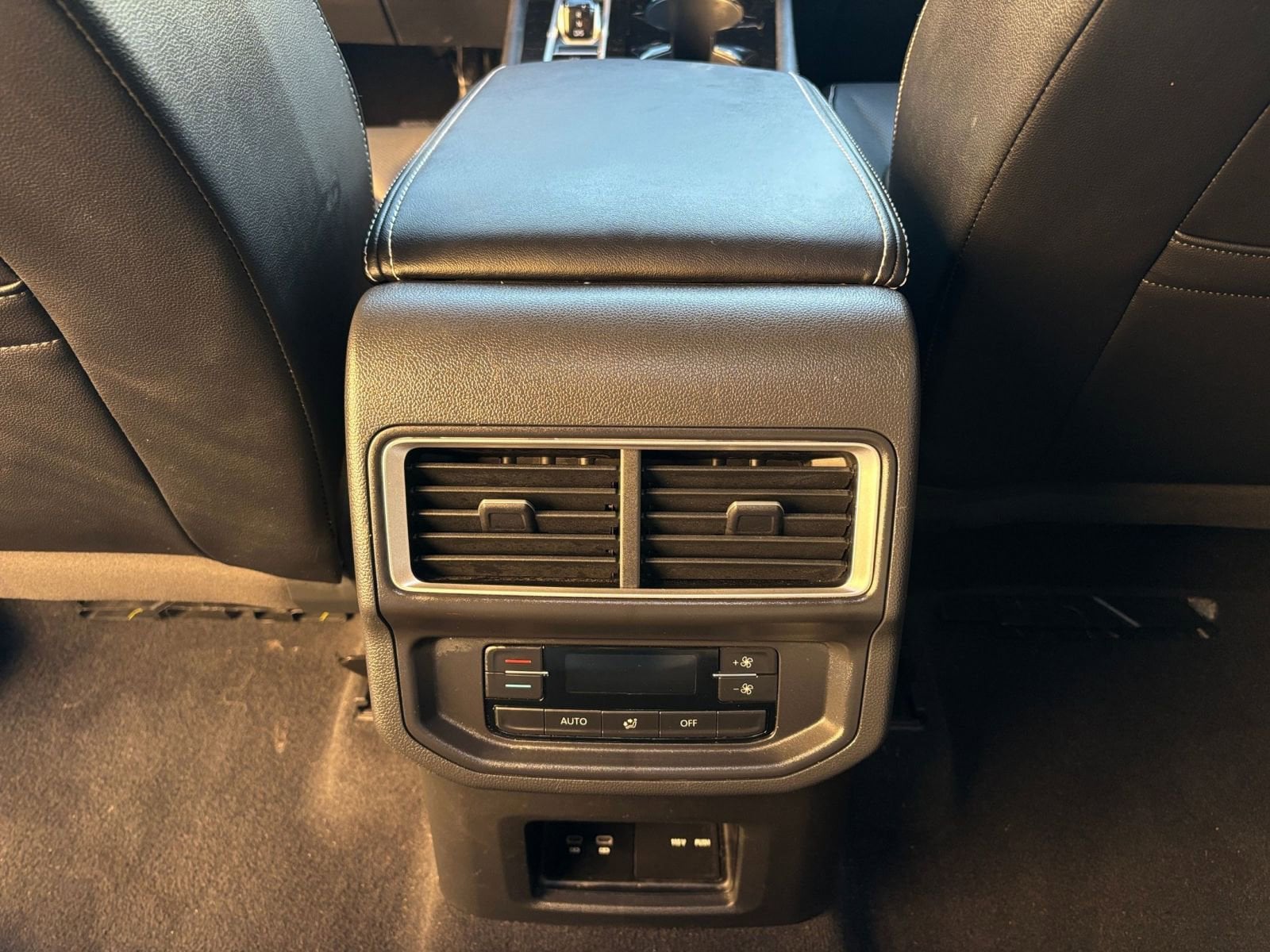 Thumbnail: 2025 Volkswagen Atlas - 25