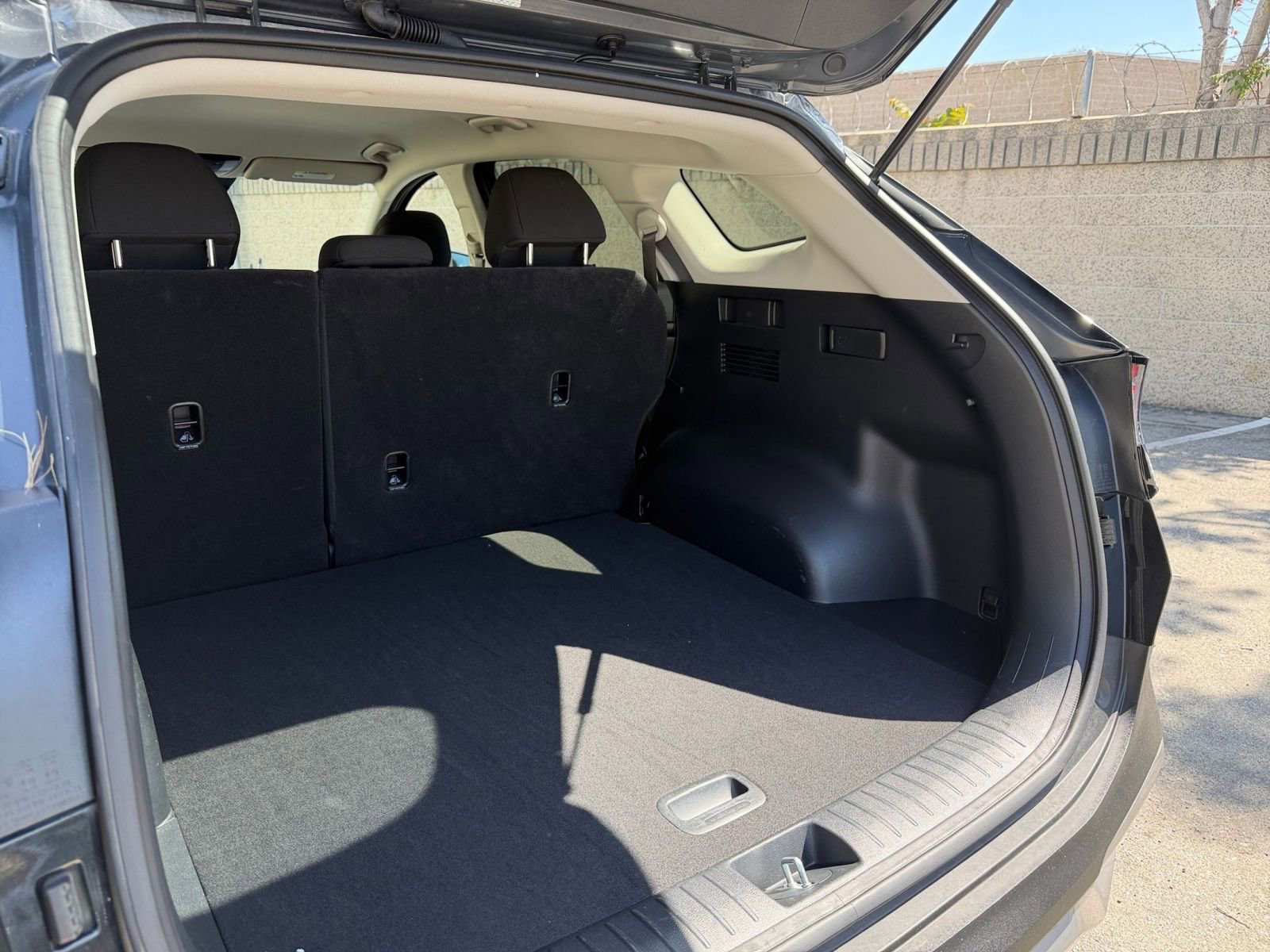 Thumbnail: 2025 Kia Sportage - 30