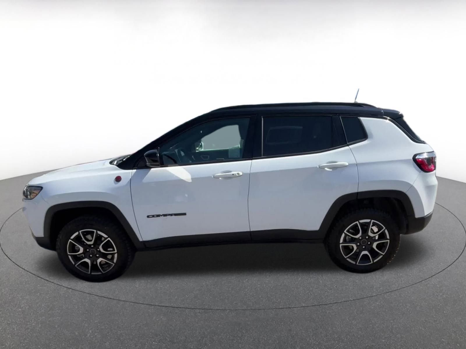 Thumbnail: 2025 Jeep Compass - 9