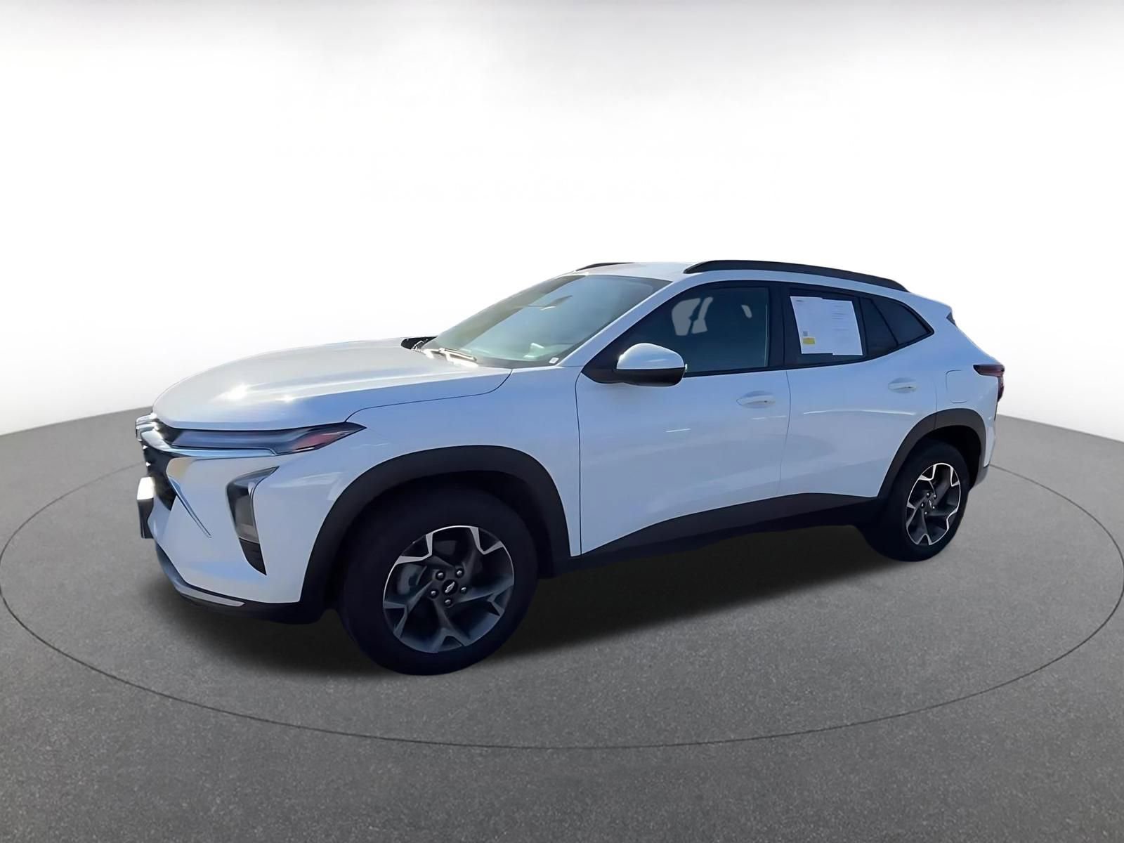 Thumbnail: 2025 Chevrolet Trax - 8