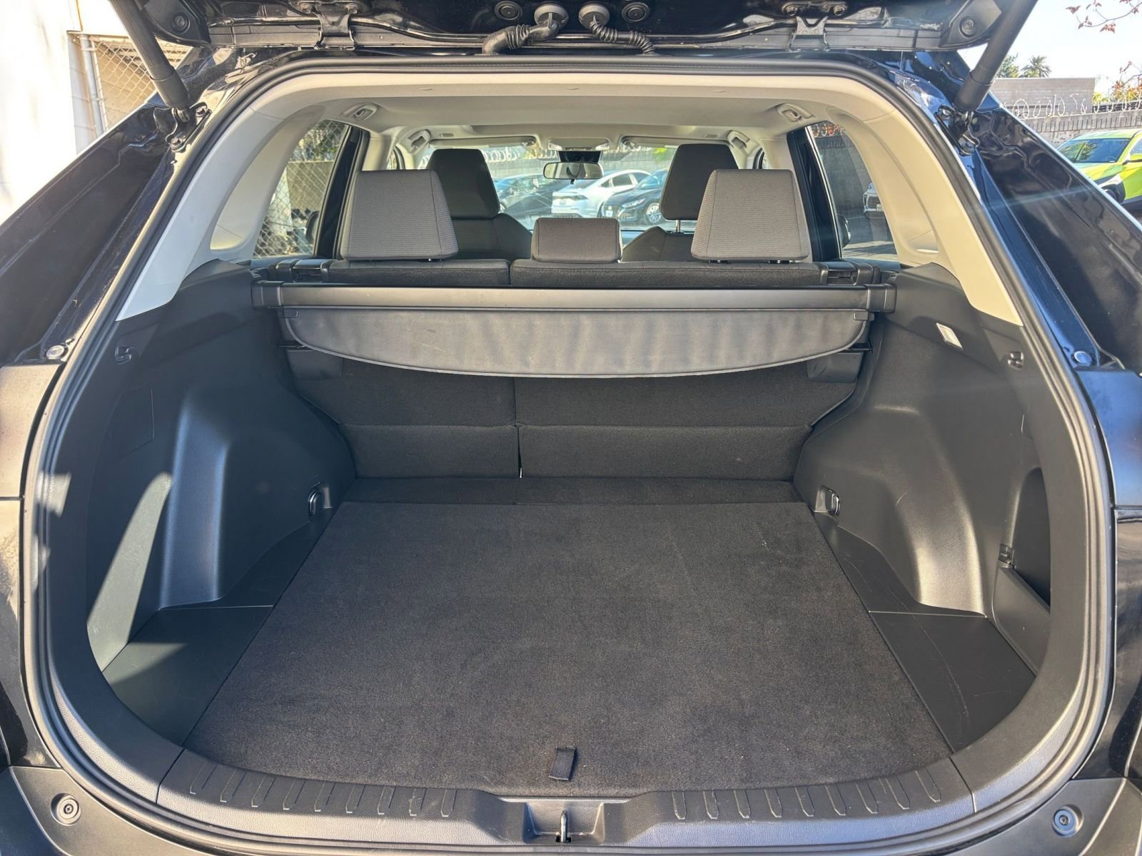 Thumbnail: 2025 Toyota RAV4 - 31