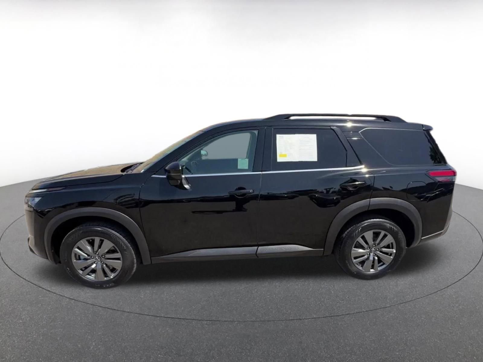 Thumbnail: 2025 Nissan Pathfinder - 9