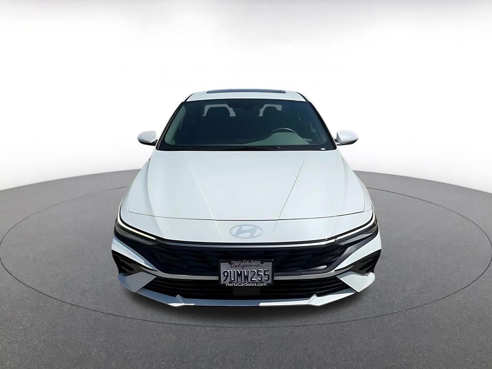 Thumbnail: 2025 Hyundai Elantra - 4