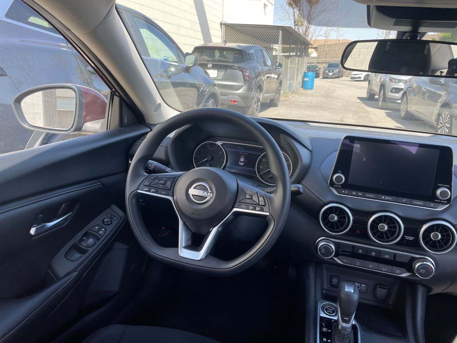 Thumbnail: 2025 Nissan Sentra - 32