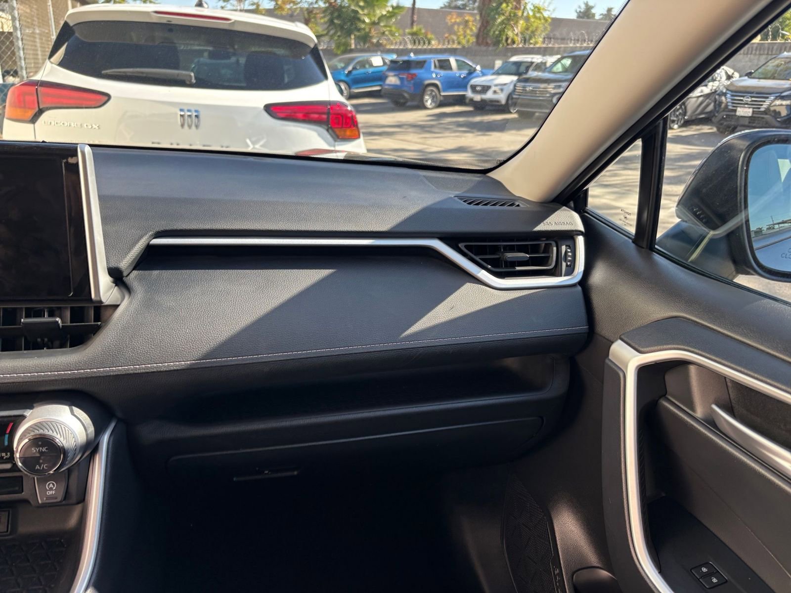 Thumbnail: 2025 Toyota RAV4 - 35