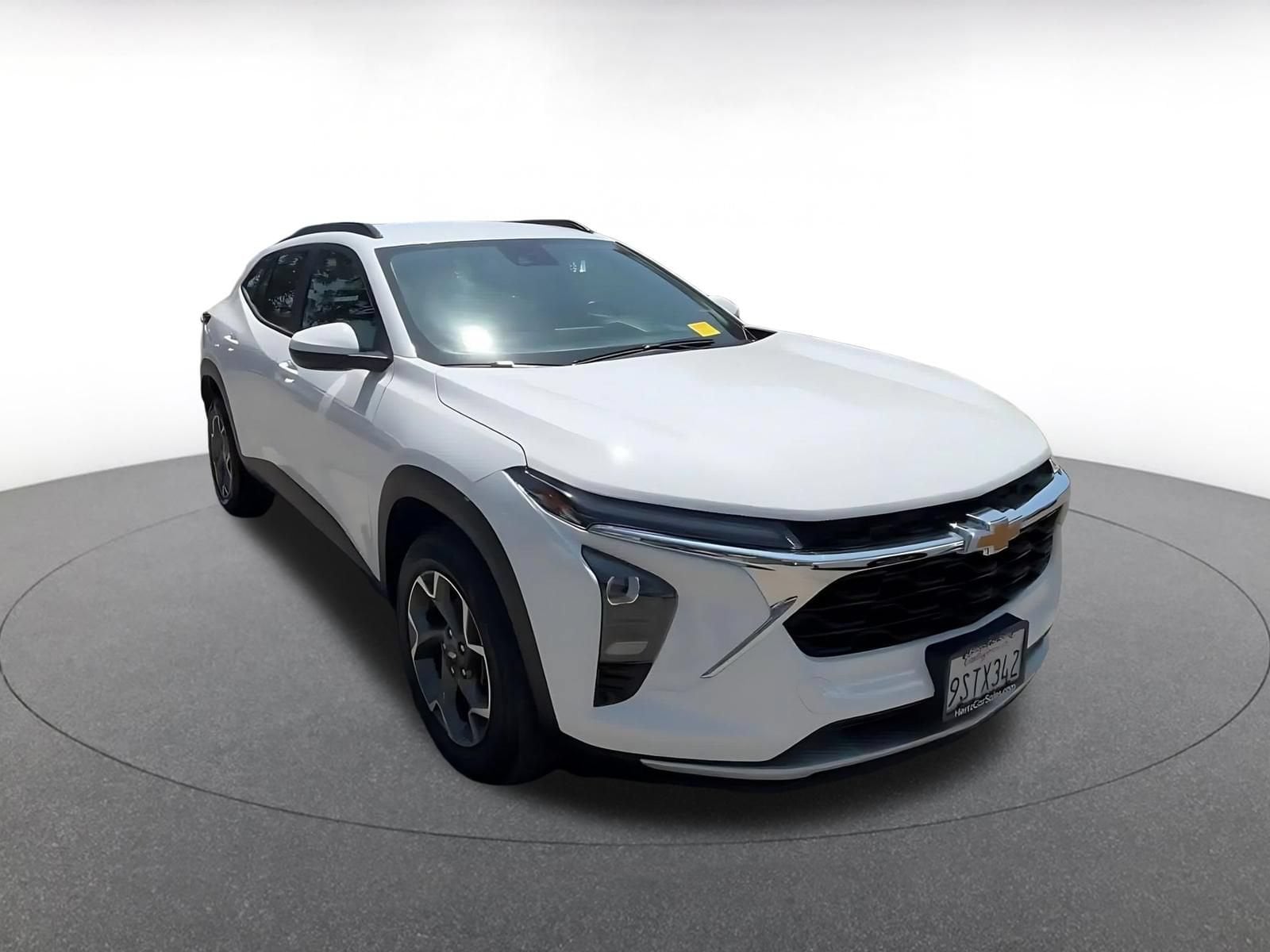 Thumbnail: 2025 Chevrolet Trax - 3