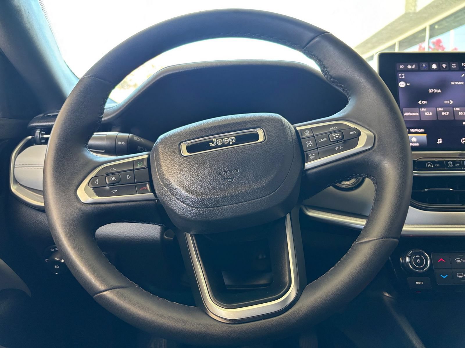 Thumbnail: 2025 Jeep Compass - 24