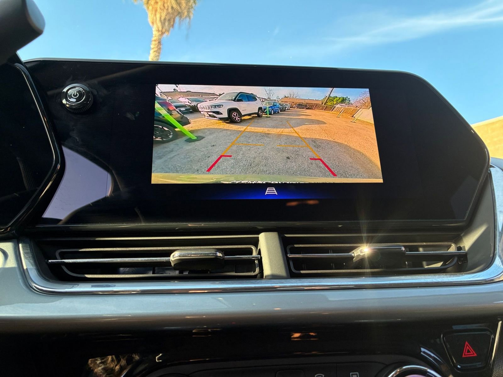 Thumbnail: 2025 Chevrolet Trax - 23