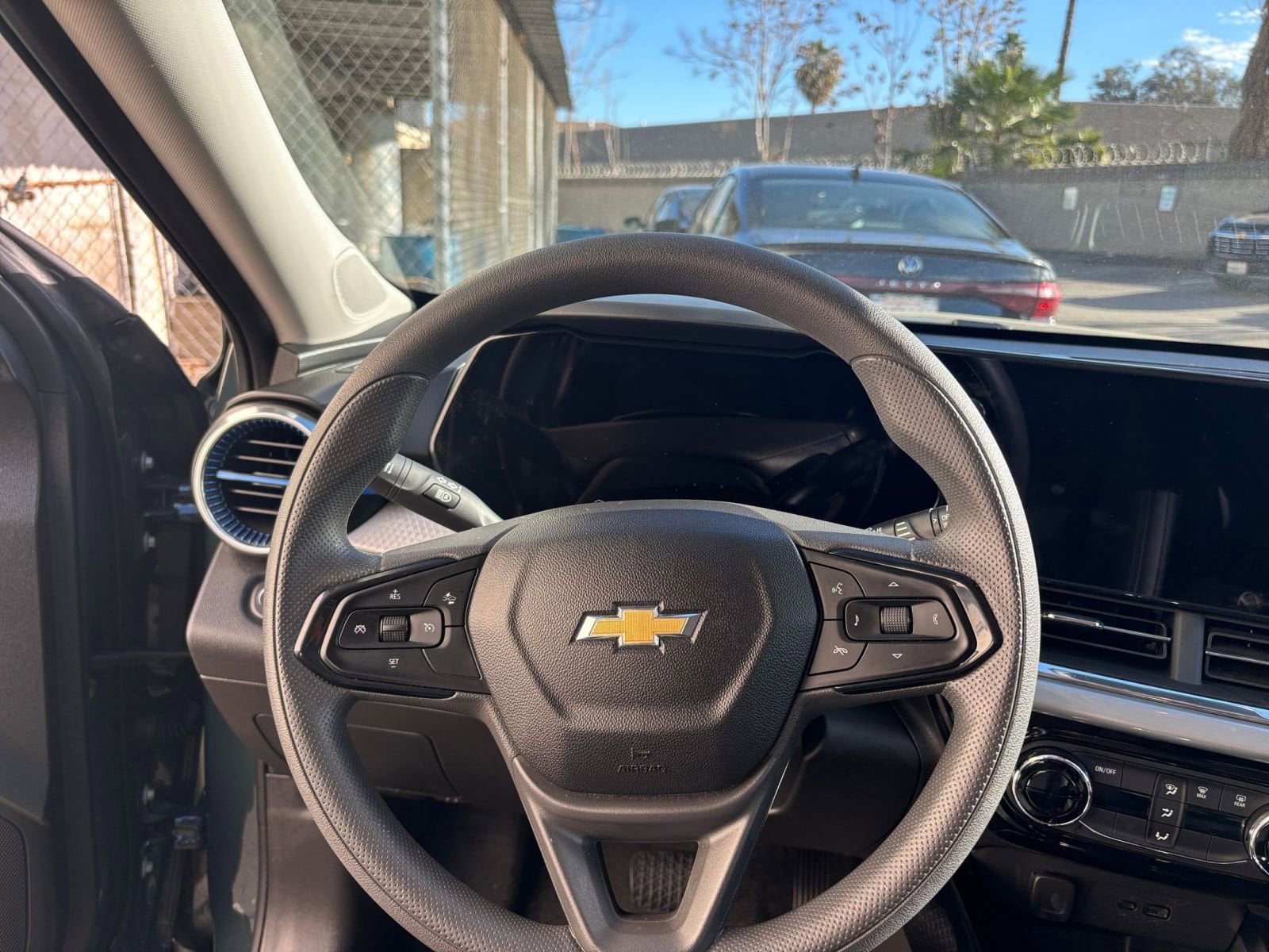 Thumbnail: 2025 Chevrolet Trax - 34