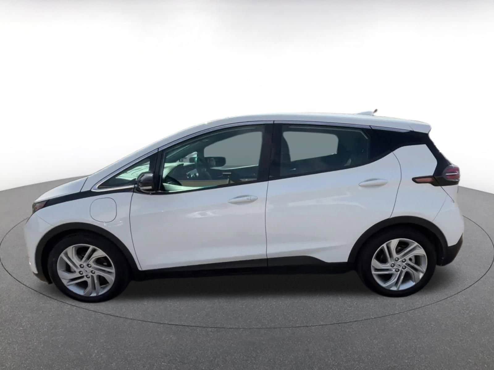 Thumbnail: 2023 Chevrolet Bolt EV - 9