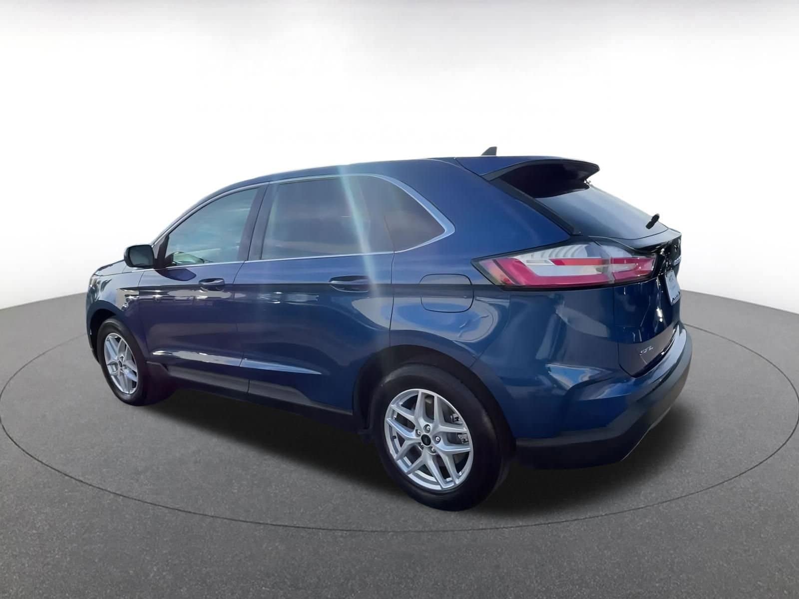 Thumbnail: 2023 Ford Edge - 10