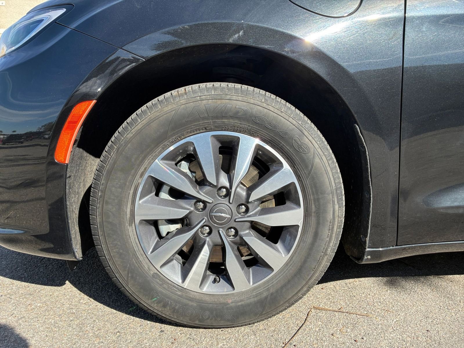 Thumbnail: 2023 Chrysler Pacifica - 33