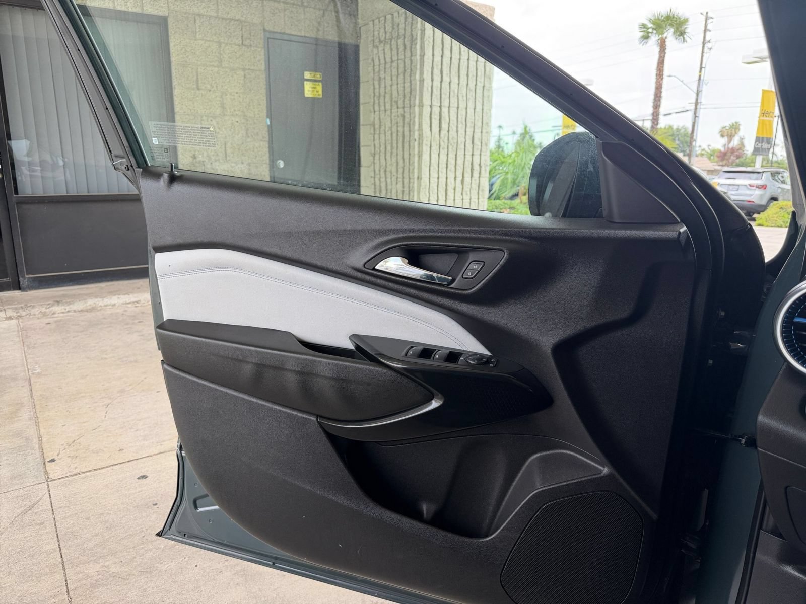 Thumbnail: 2025 Chevrolet Trax - 18
