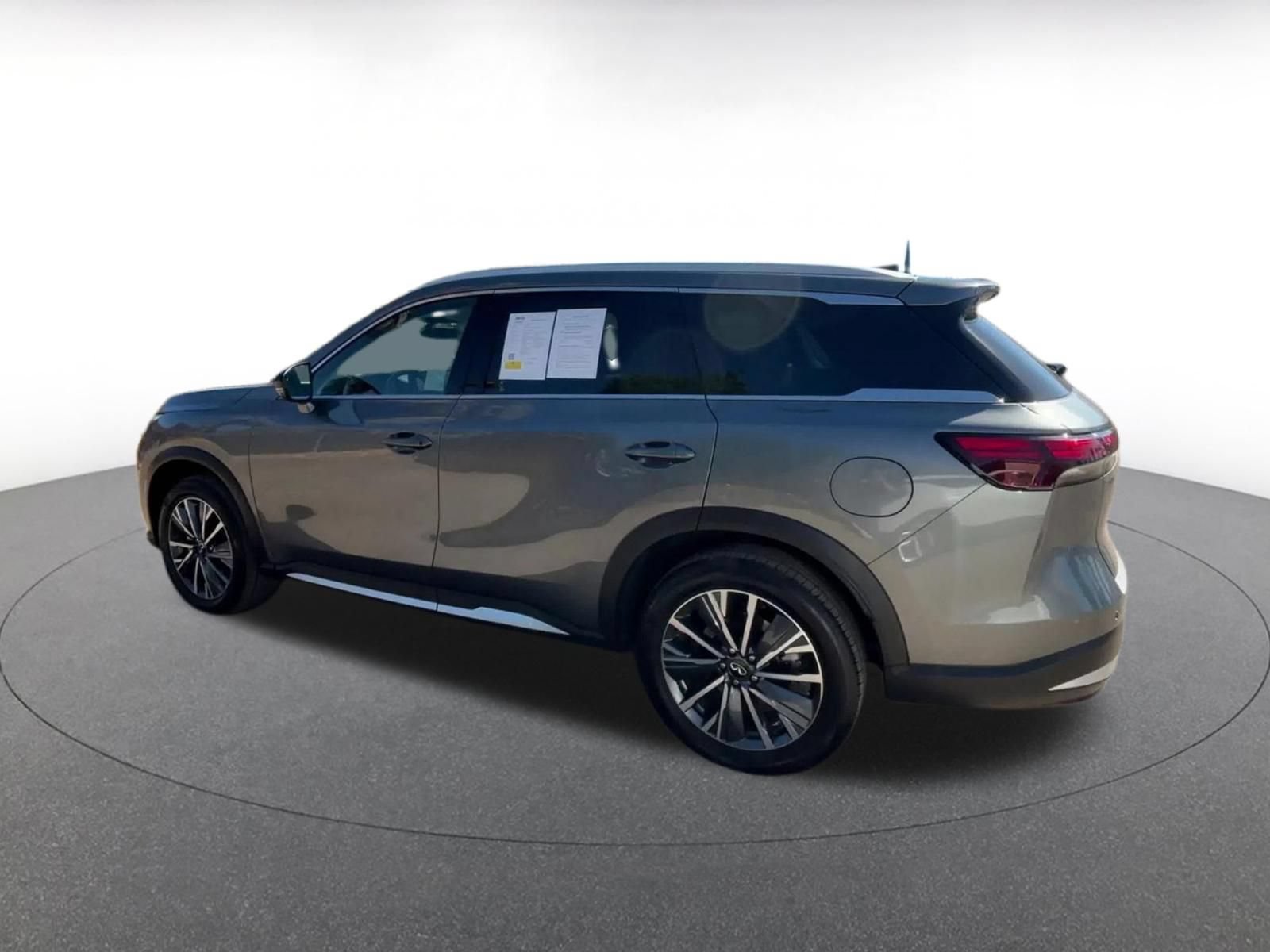 Thumbnail: 2026 INFINITI QX60 - 10