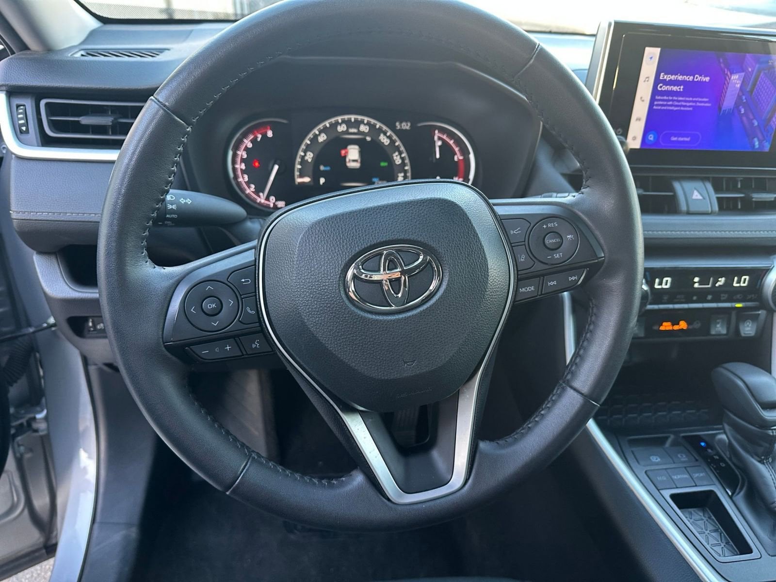 Thumbnail: 2025 Toyota RAV4 - 28