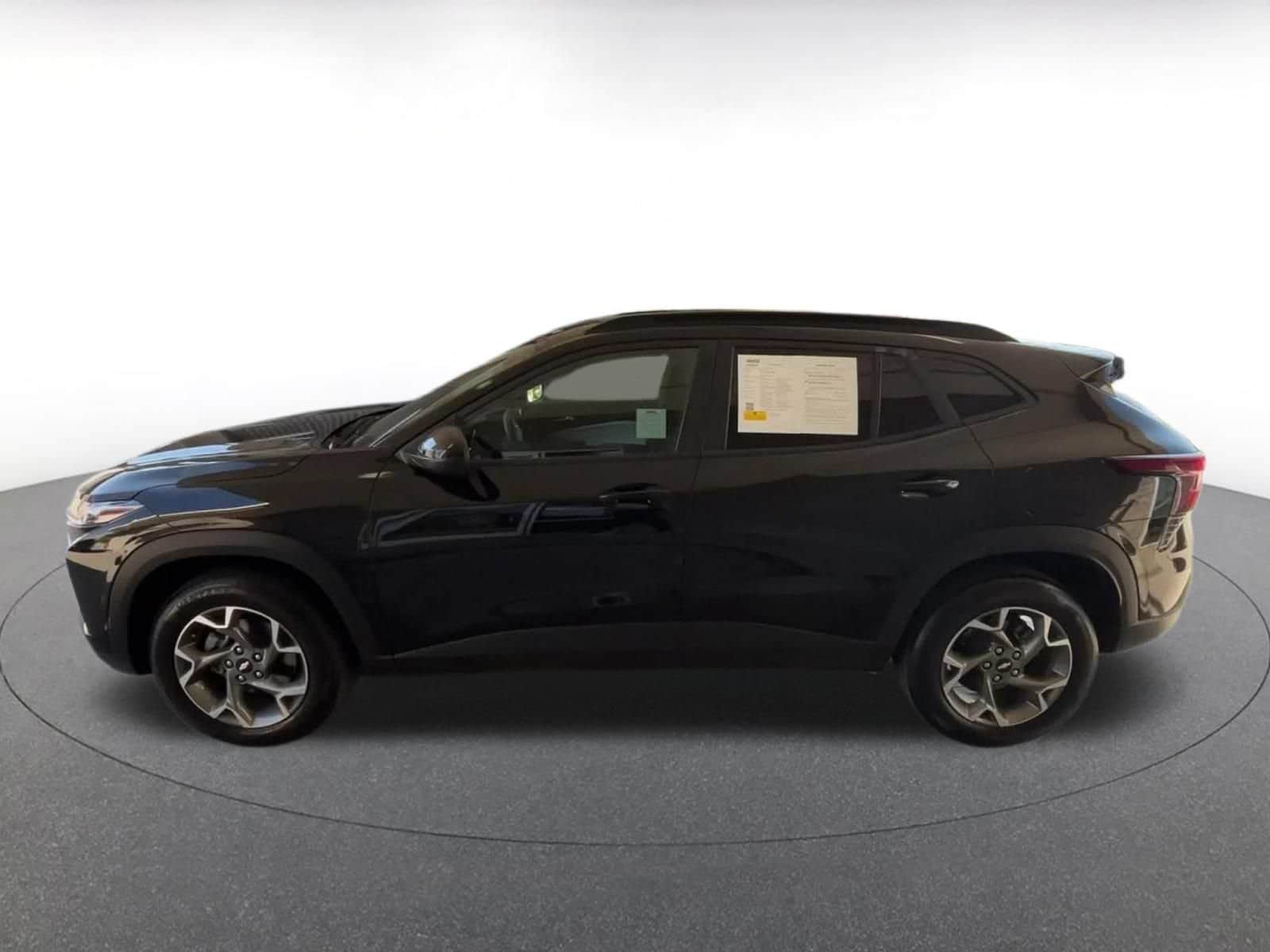 Thumbnail: 2025 Chevrolet Trax - 8