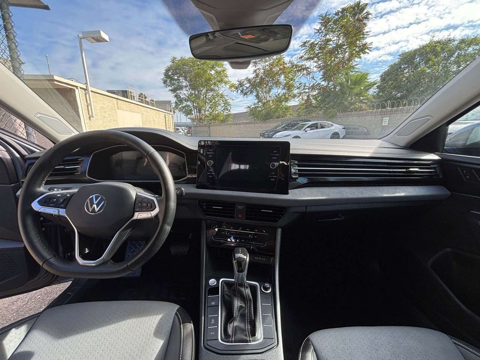 Thumbnail: 2025 Volkswagen Jetta - 33