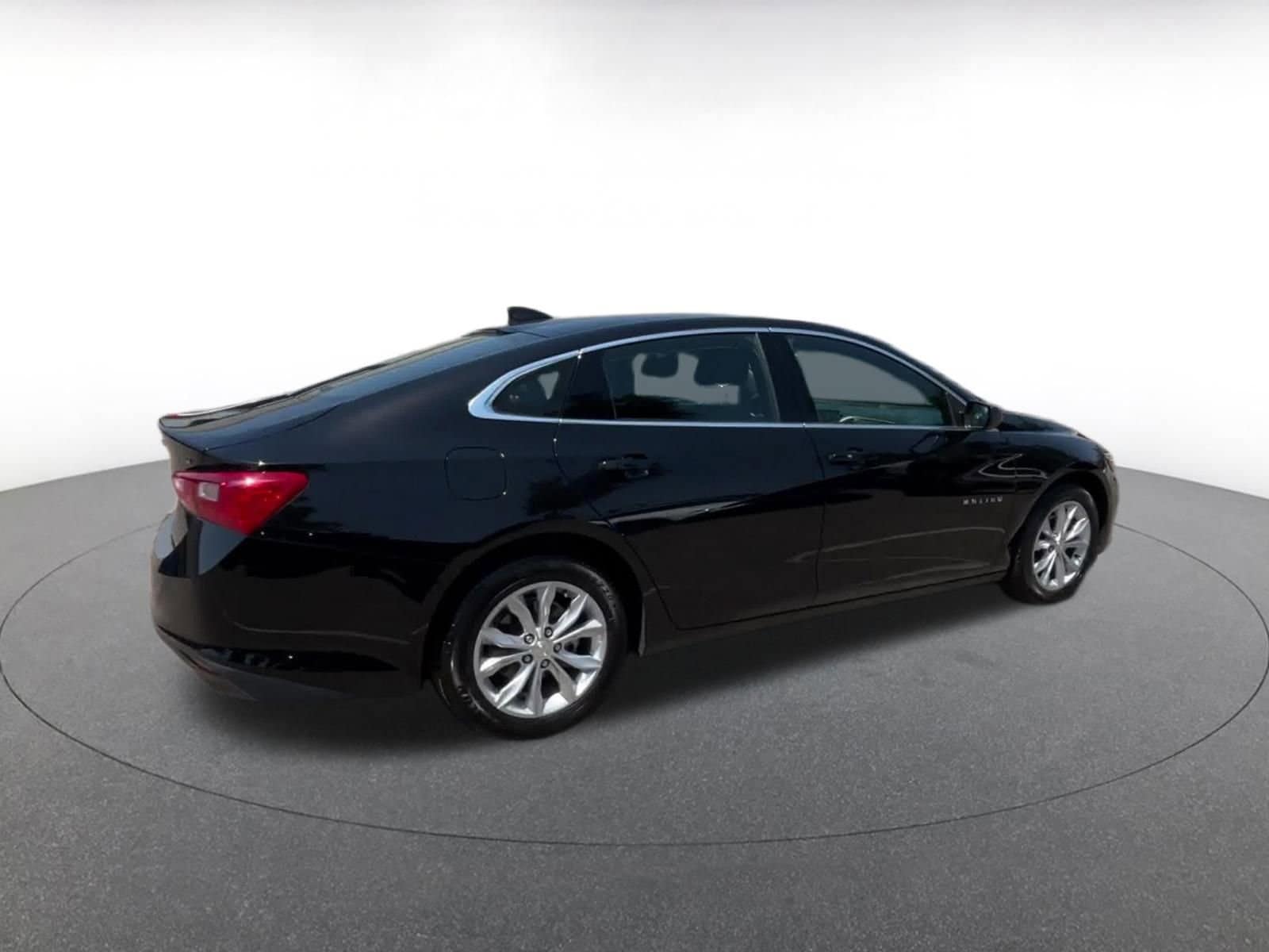 Thumbnail: 2023 Chevrolet Malibu - 15