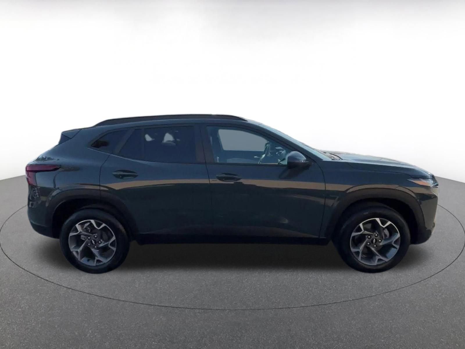 Thumbnail: 2025 Chevrolet Trax - 16