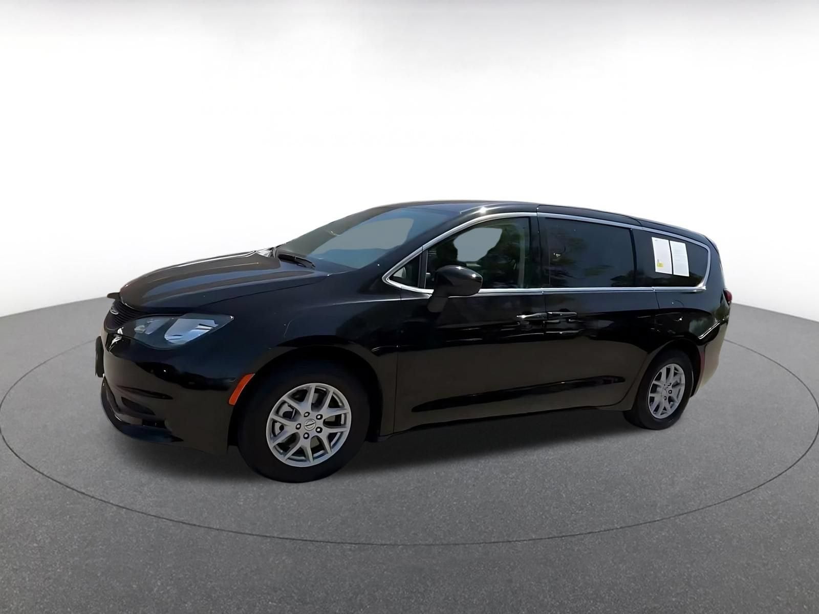 Thumbnail: 2024 Chrysler Voyager - 7