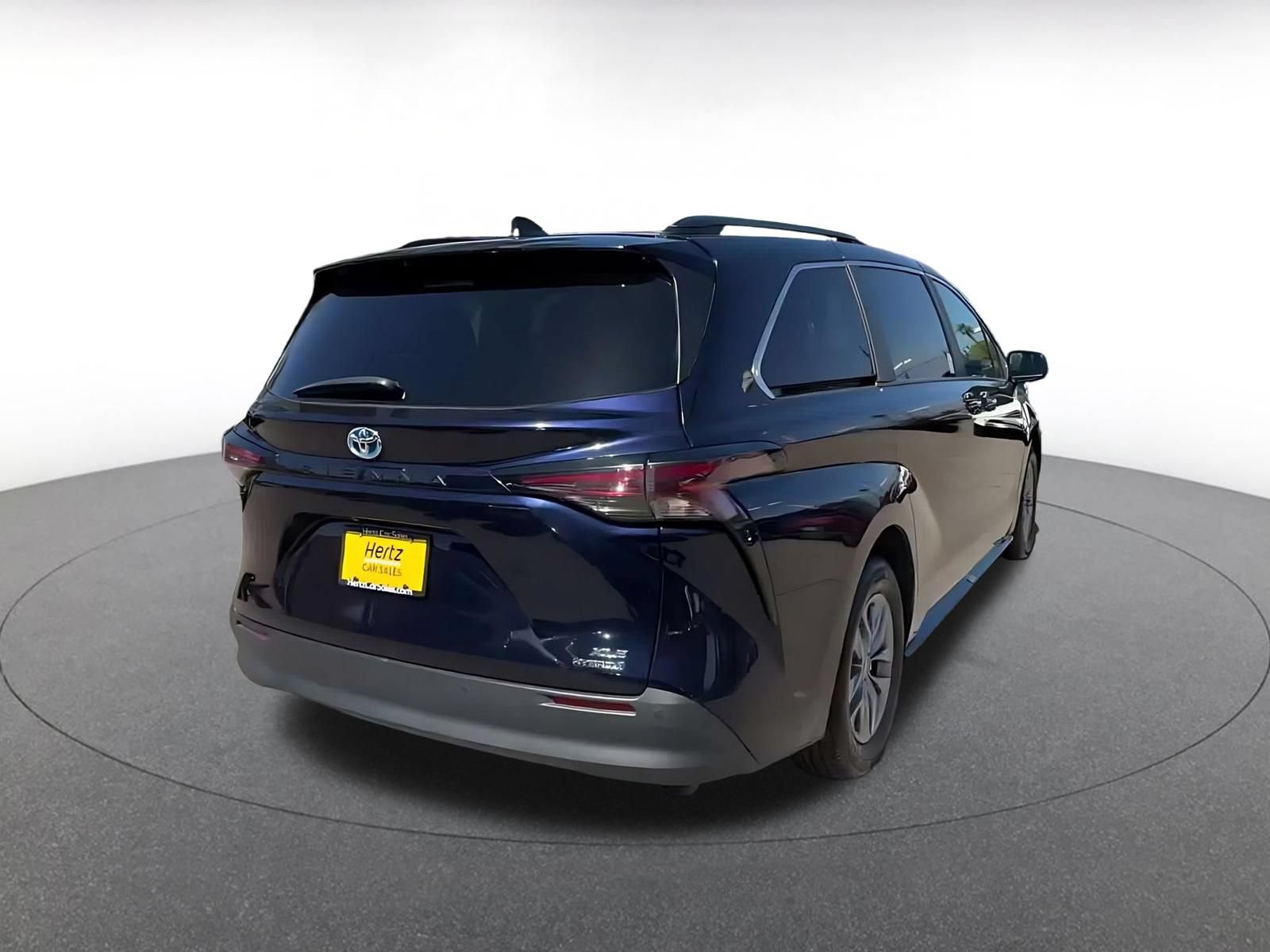 Thumbnail: 2024 Toyota Sienna - 14