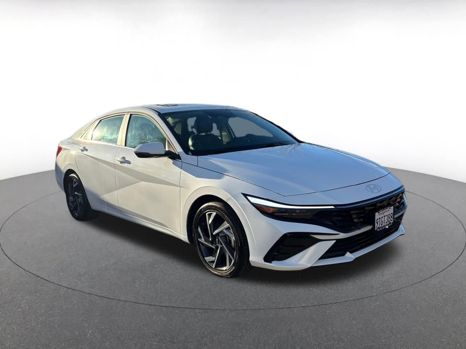 Thumbnail: 2025 Hyundai Elantra - 1