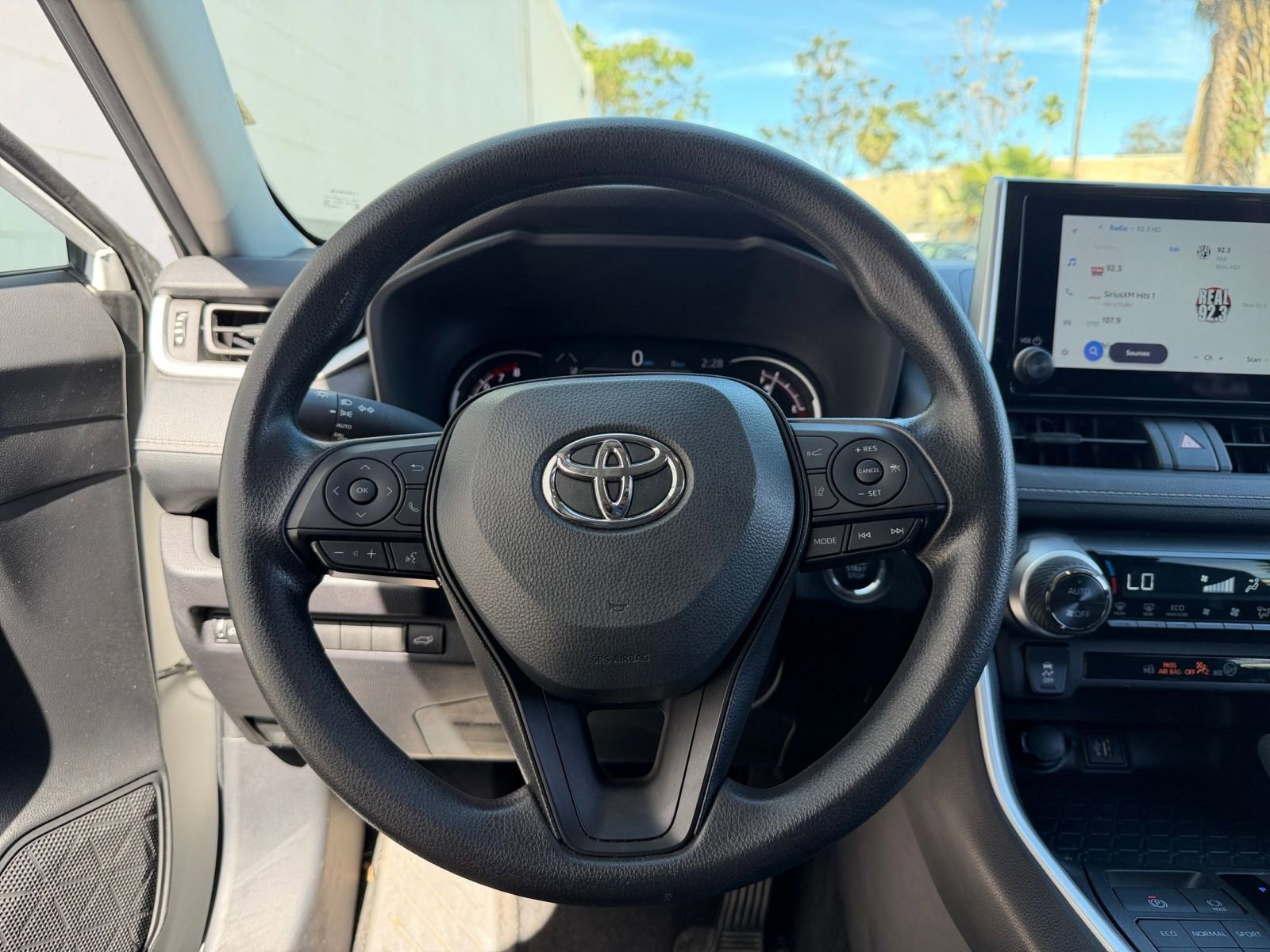 Thumbnail: 2025 Toyota RAV4 - 29