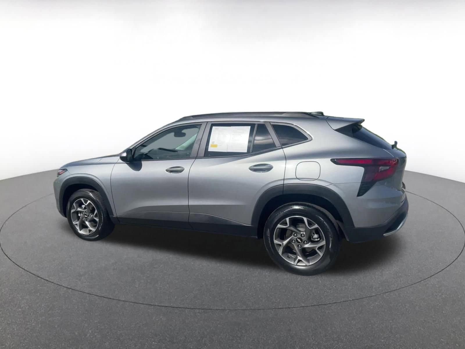 Thumbnail: 2025 Chevrolet Trax - 9