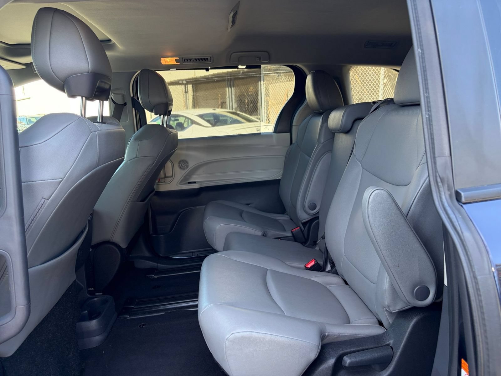 Thumbnail: 2024 Toyota Sienna - 26