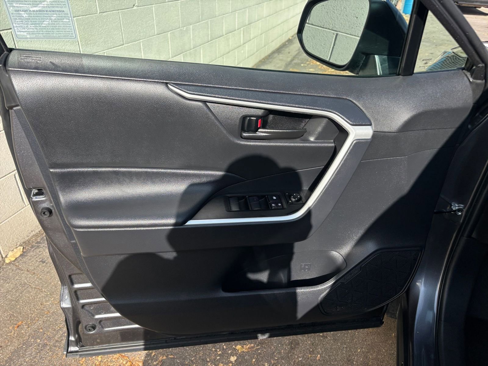 Thumbnail: 2025 Toyota RAV4 - 20