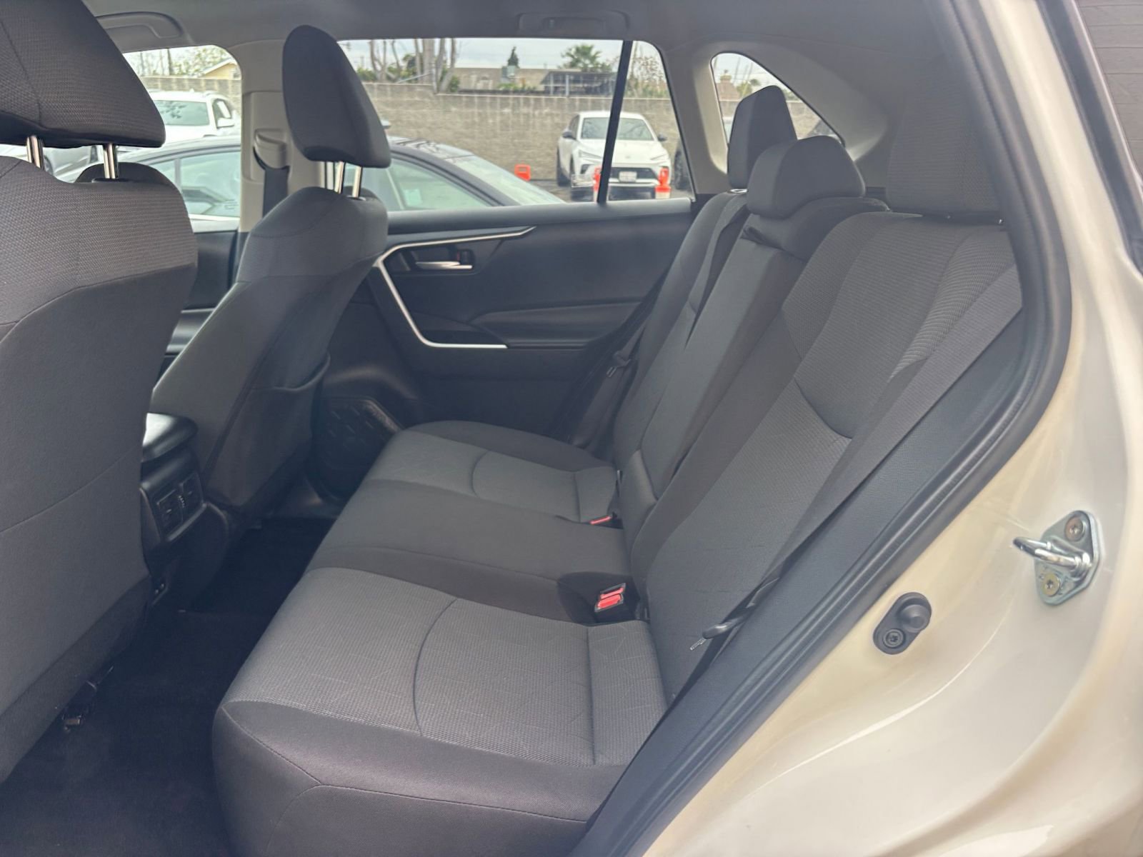 Thumbnail: 2025 Toyota RAV4 - 27