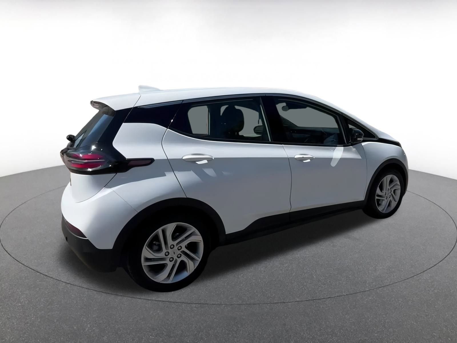 Thumbnail: 2023 Chevrolet Bolt EV - 15