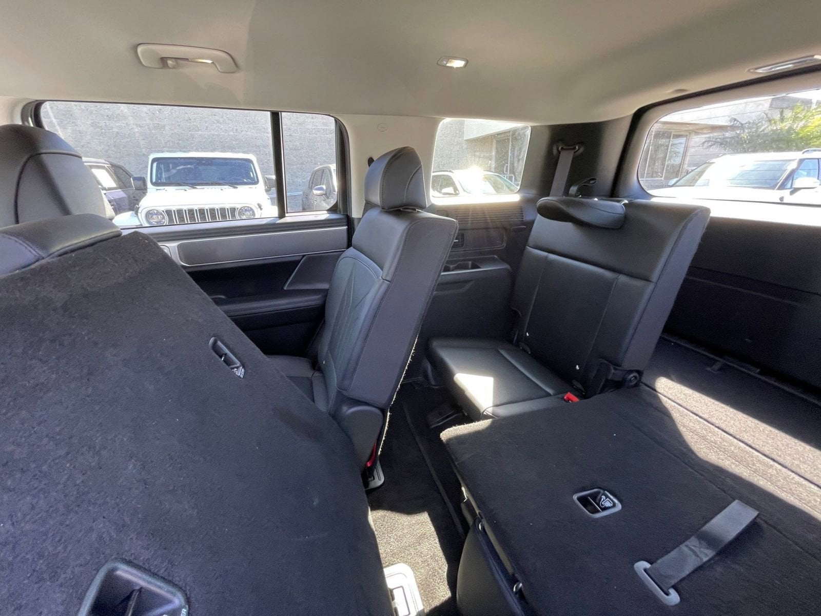 Thumbnail: 2025 Hyundai Santa Fe - 31