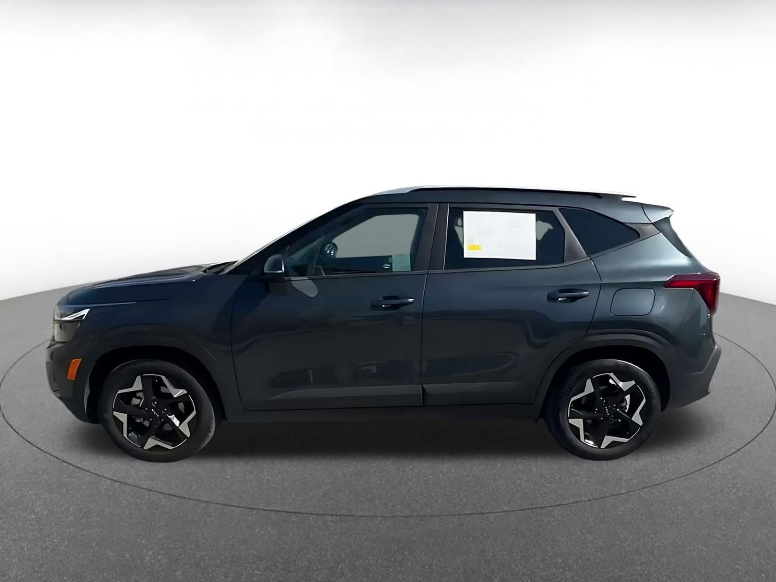 Thumbnail: 2025 Kia Seltos - 9