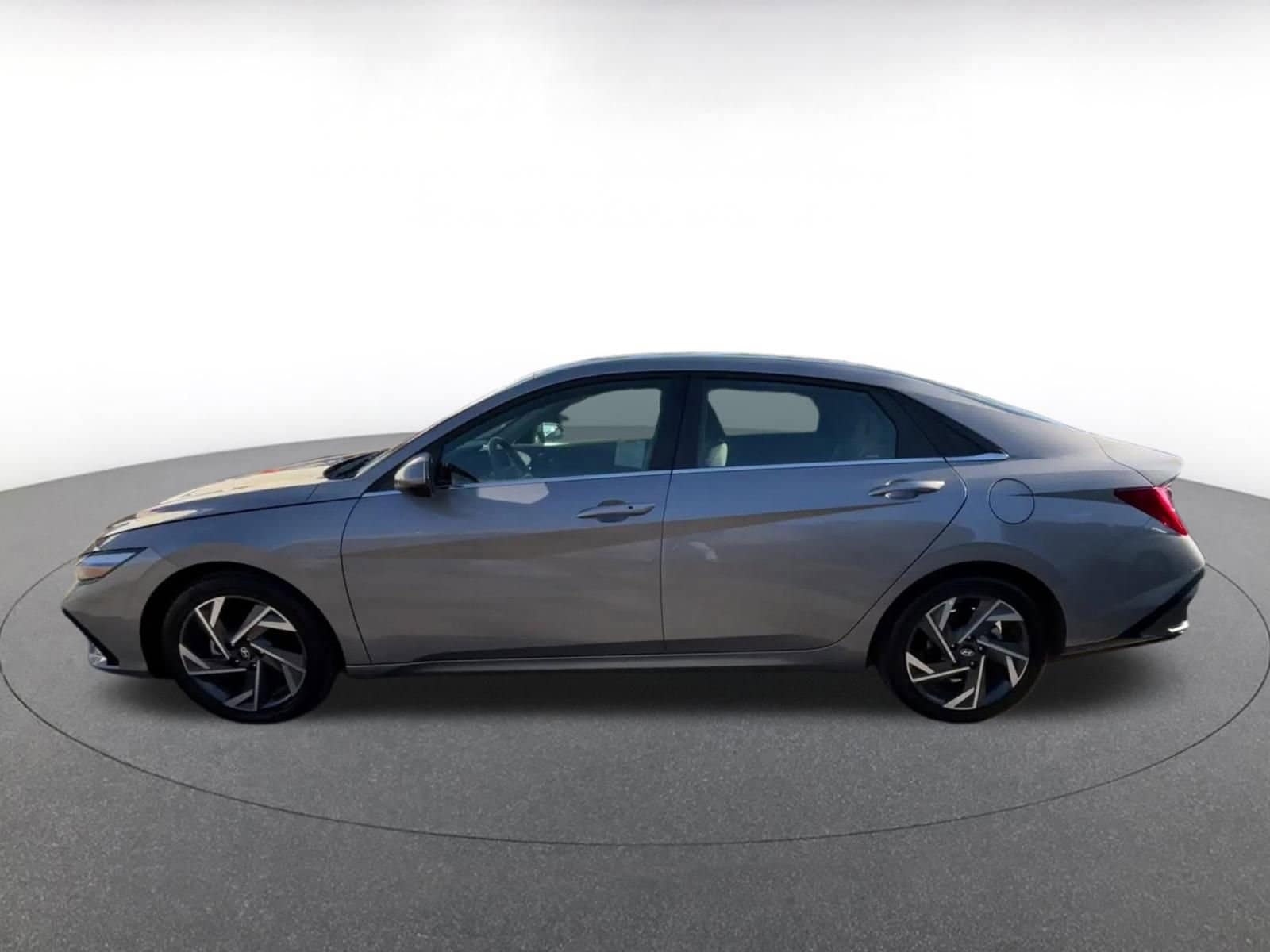 Thumbnail: 2025 Hyundai Elantra - 9