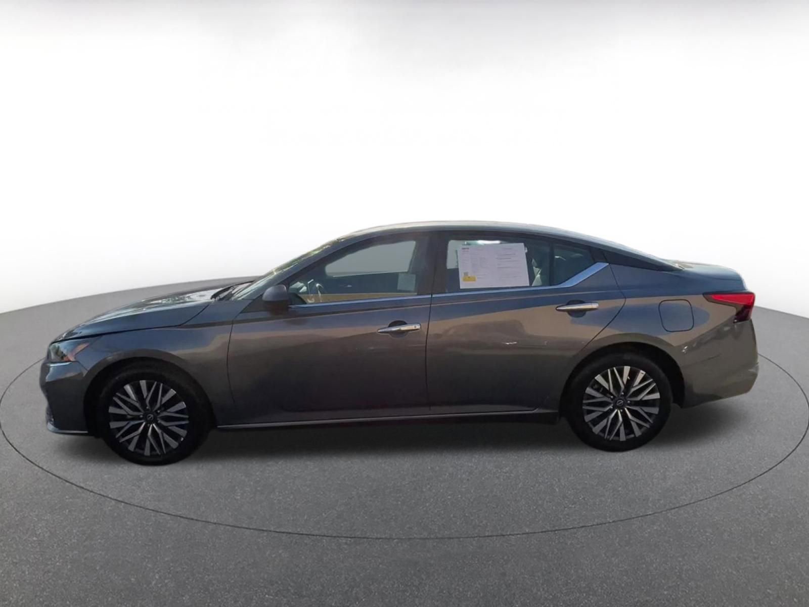 Thumbnail: 2025 Nissan Altima - 9