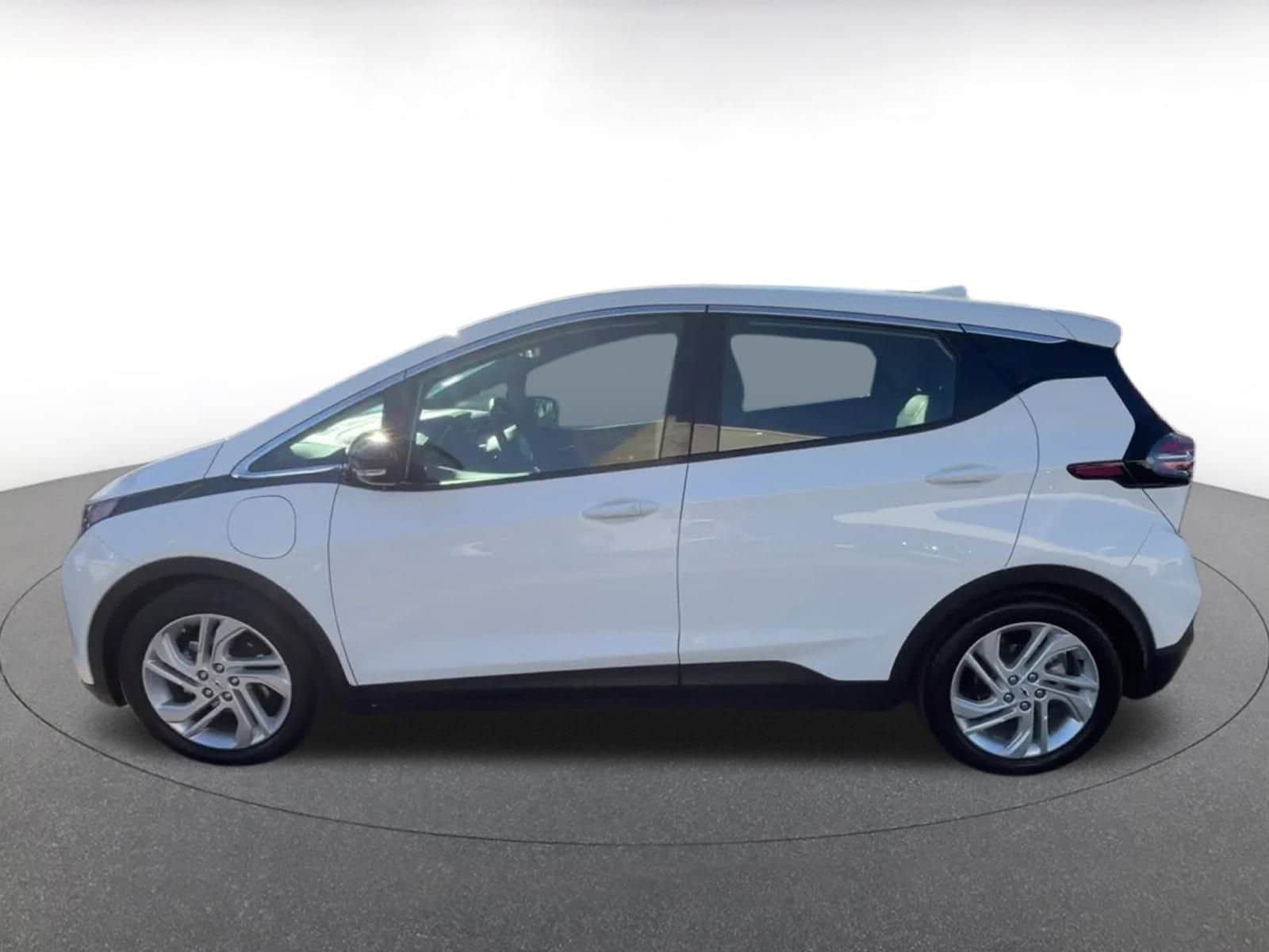 Thumbnail: 2023 Chevrolet Bolt EV - 9