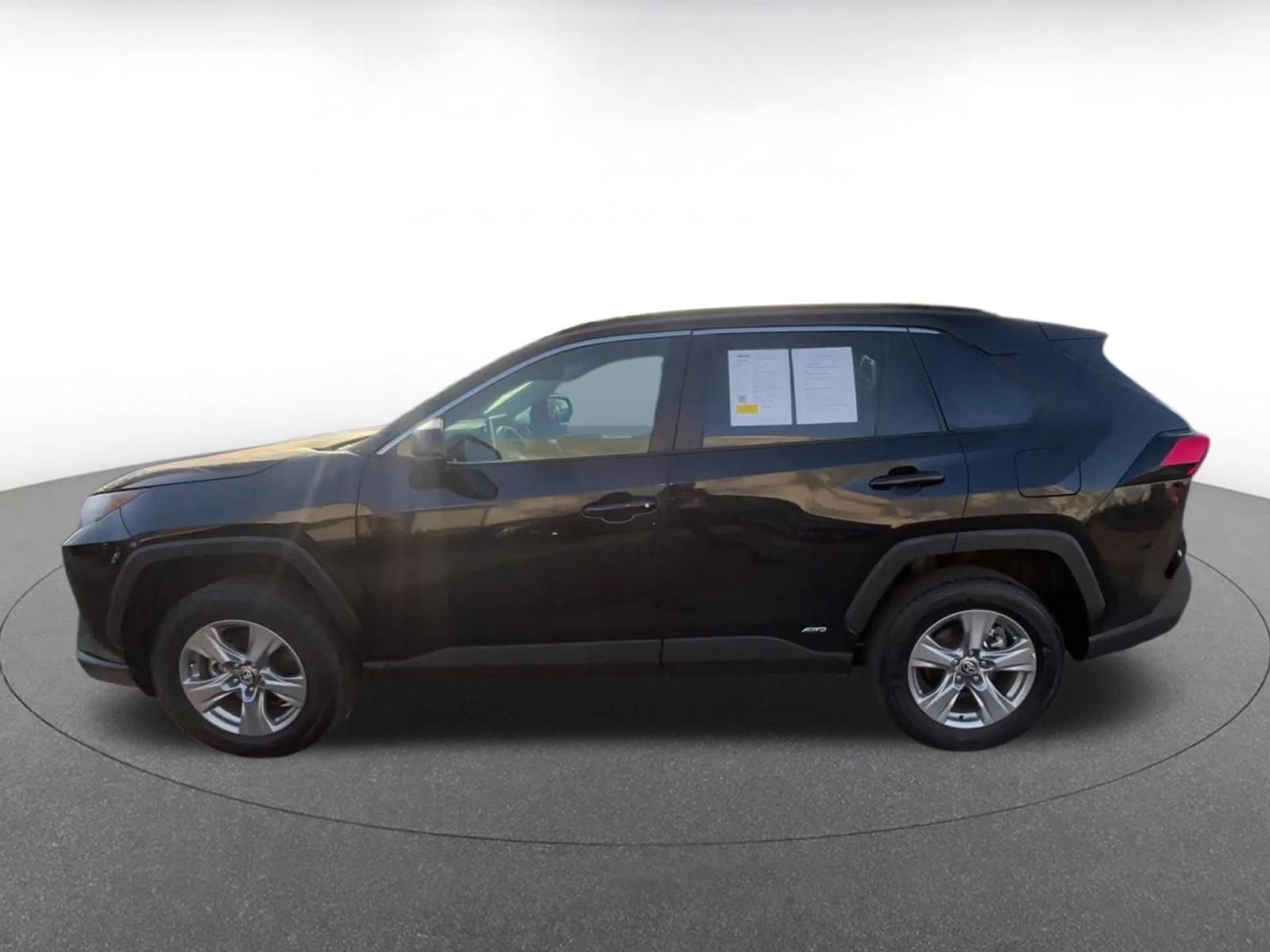 Thumbnail: 2025 Toyota RAV4 - 9