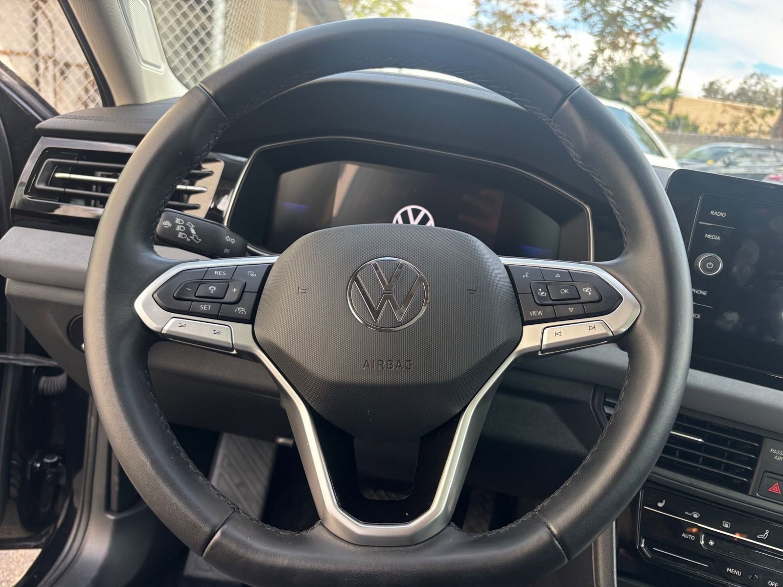 Thumbnail: 2025 Volkswagen Jetta - 28