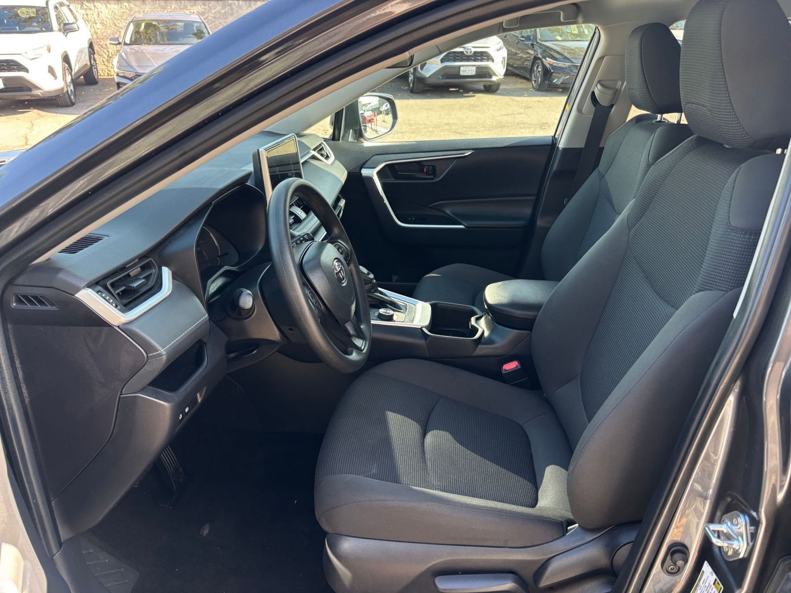 Thumbnail: 2025 Toyota RAV4 - 27