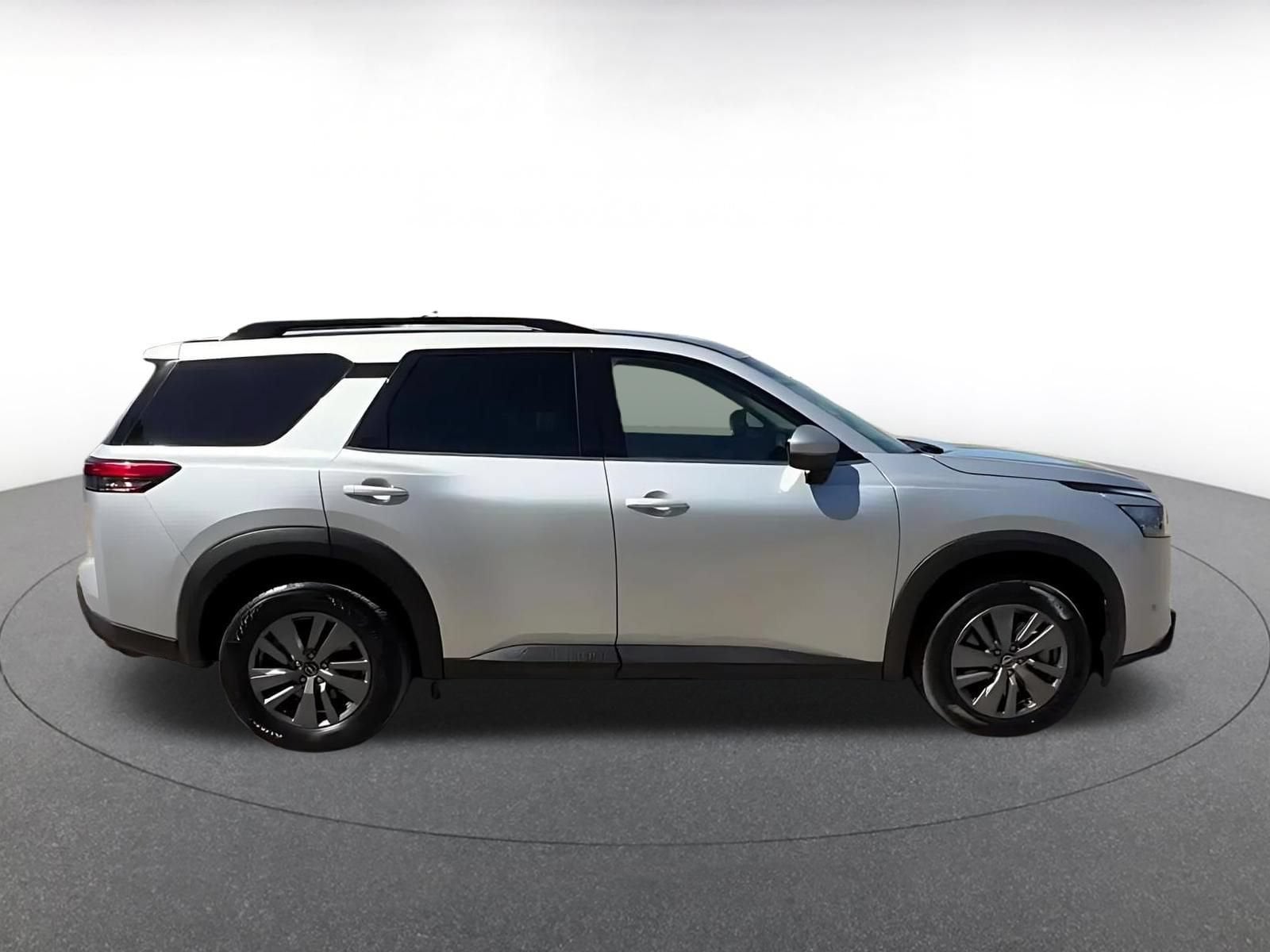 Thumbnail: 2025 Nissan Pathfinder - 16