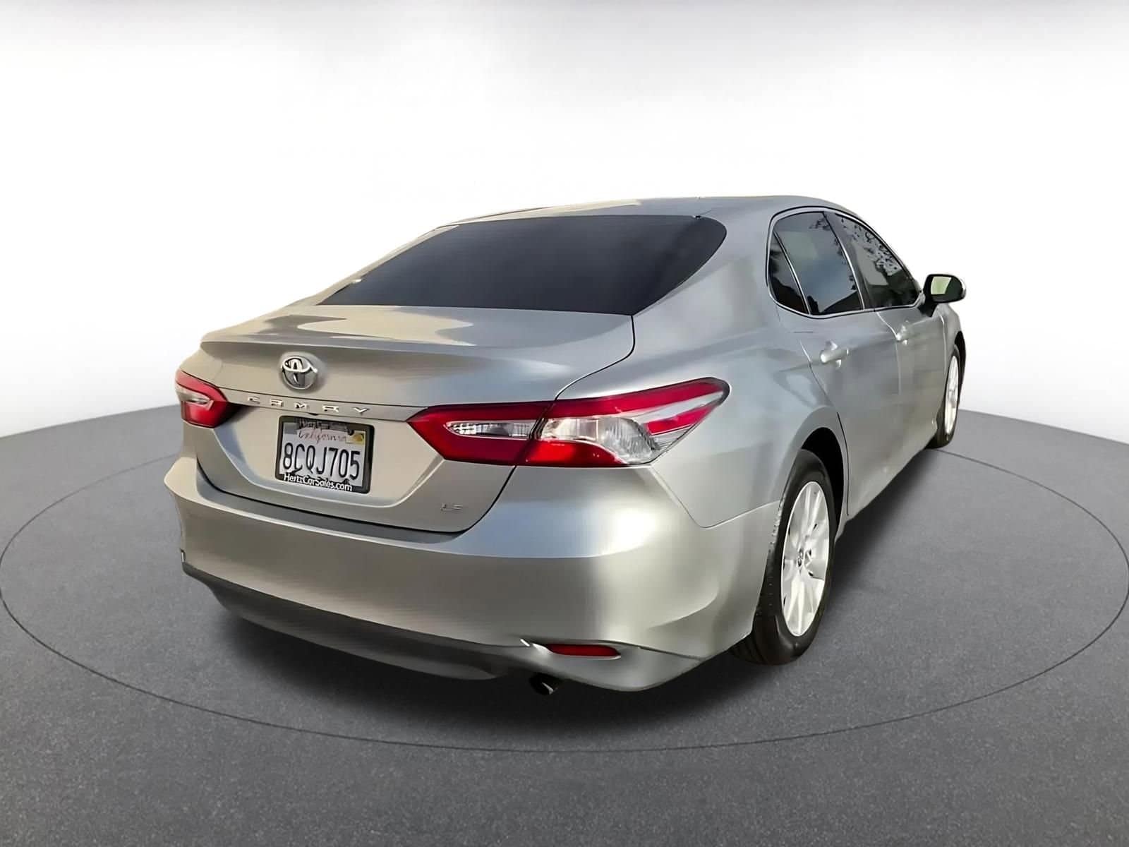 Thumbnail: 2018 Toyota Camry - 15